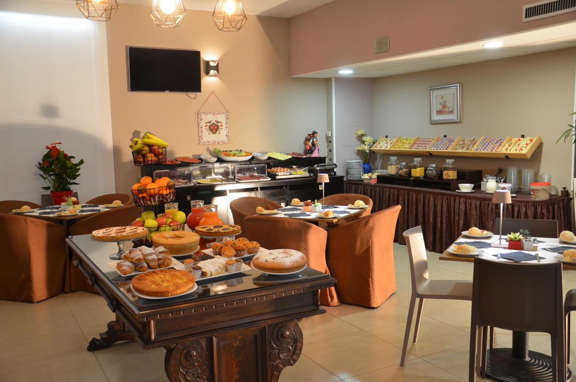 Green Hotel Motel Верджате Екстер'єр фото